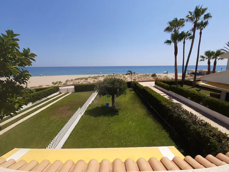 Casa en primera línea de mar, playa de Creixell (Tarragona)