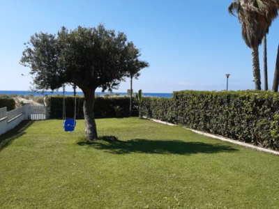 Casa en primera línea de mar, playa de Creixell (Tarragona)