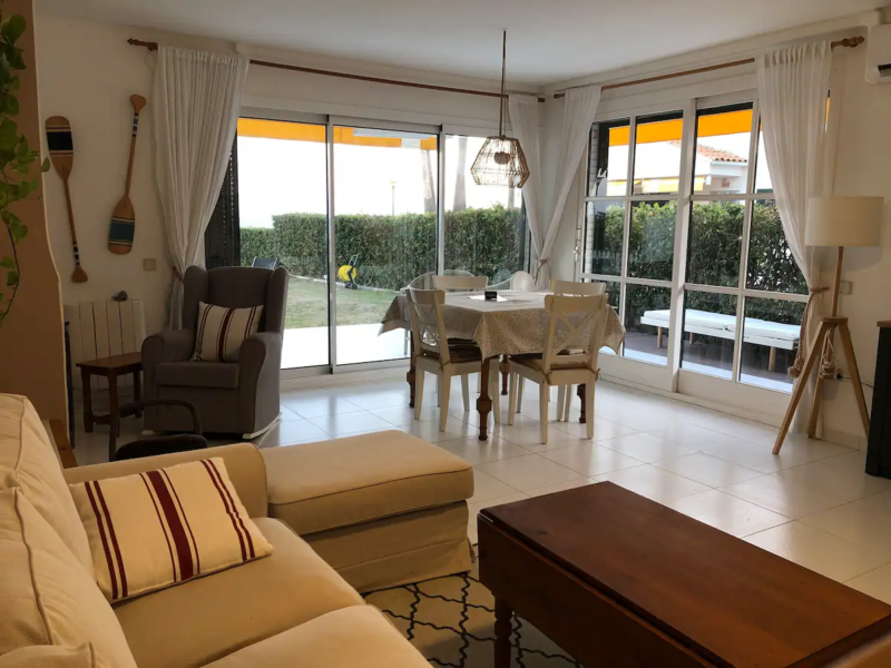 Casa en primera línea de mar, playa de Creixell (Tarragona)
