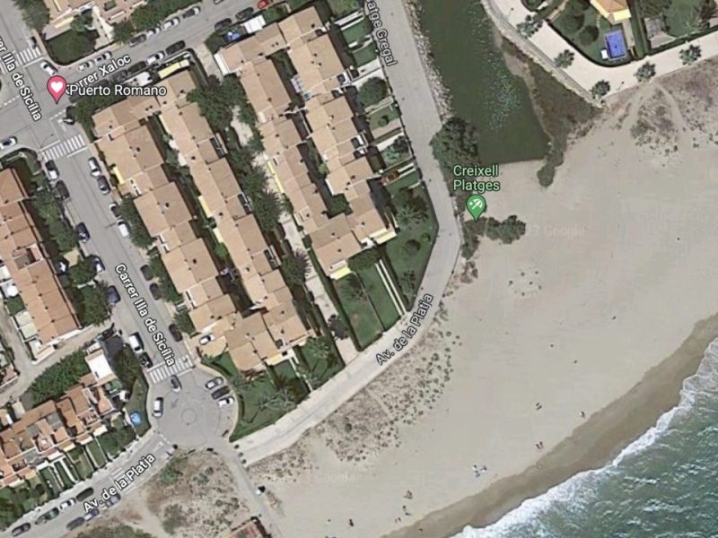 Casa en primera línea de mar, playa de Creixell (Tarragona)